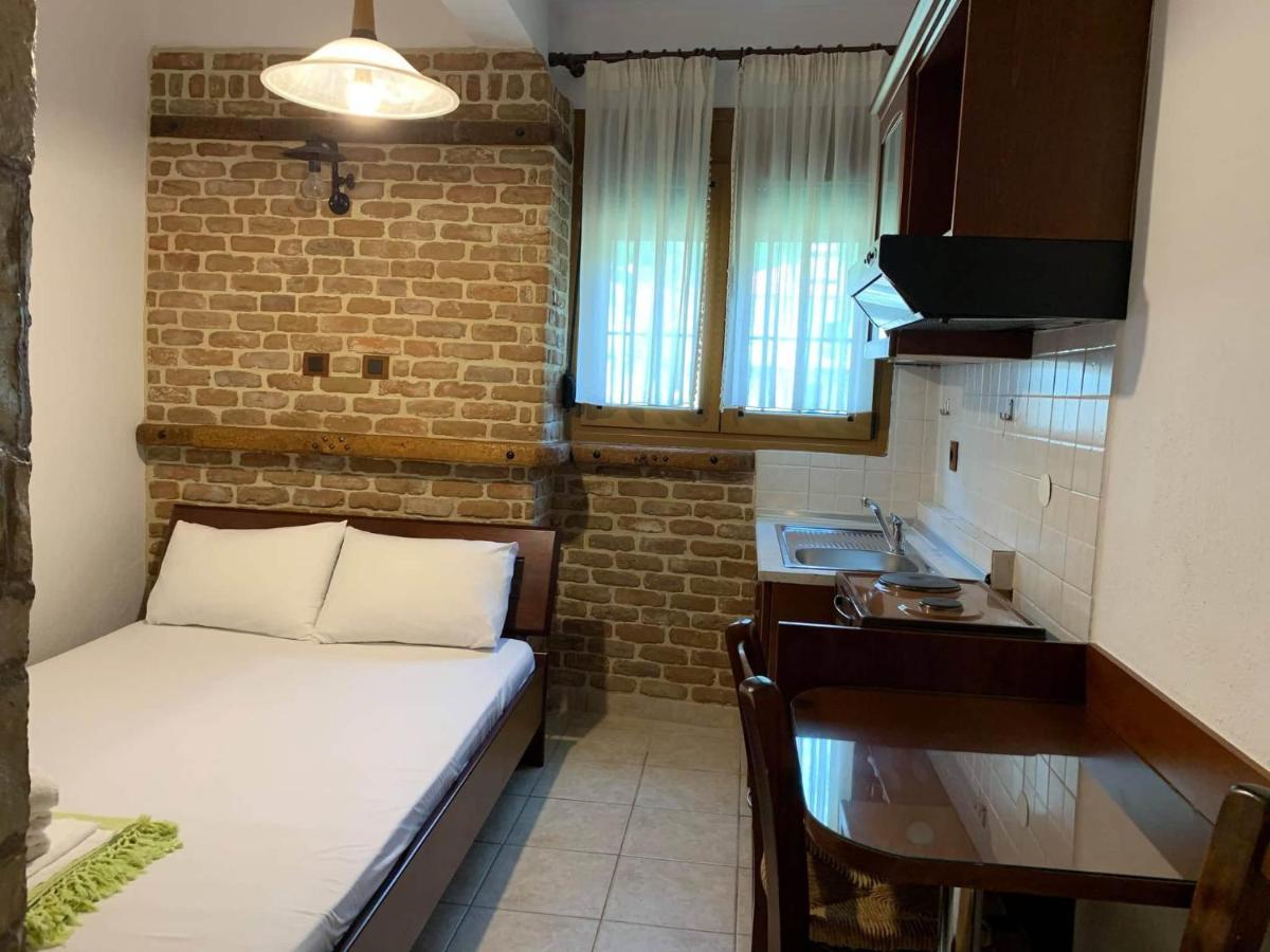 Alexandros Apartment Loutraki  Exterior photo