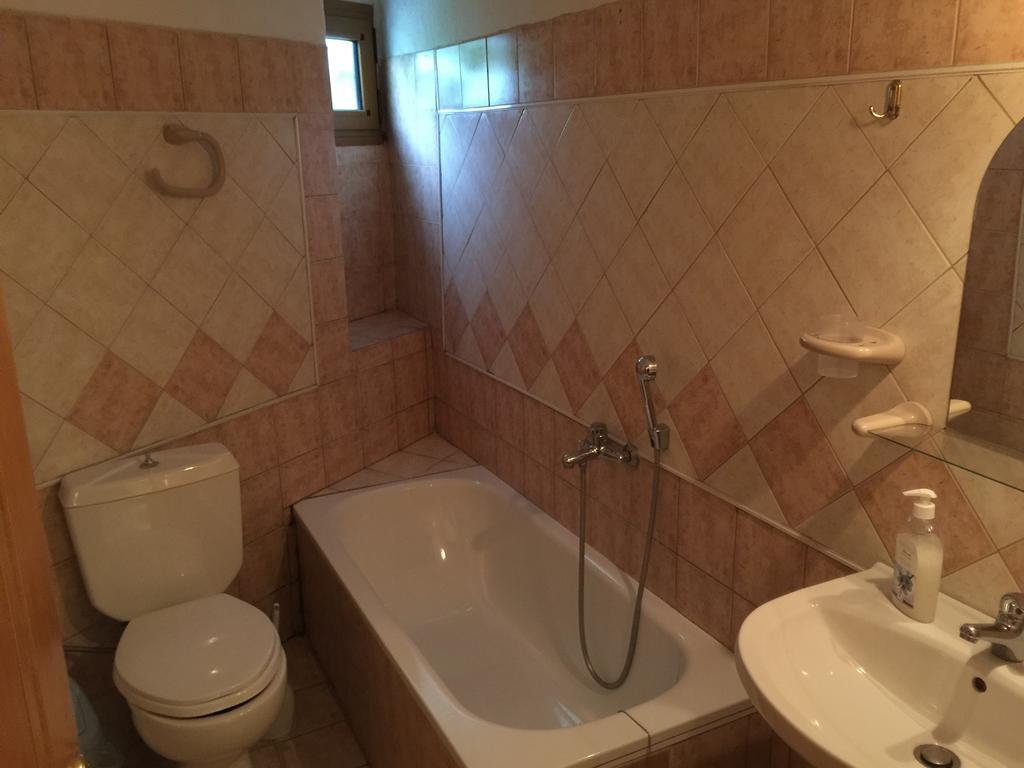 Alexandros Apartment Loutraki  Room photo